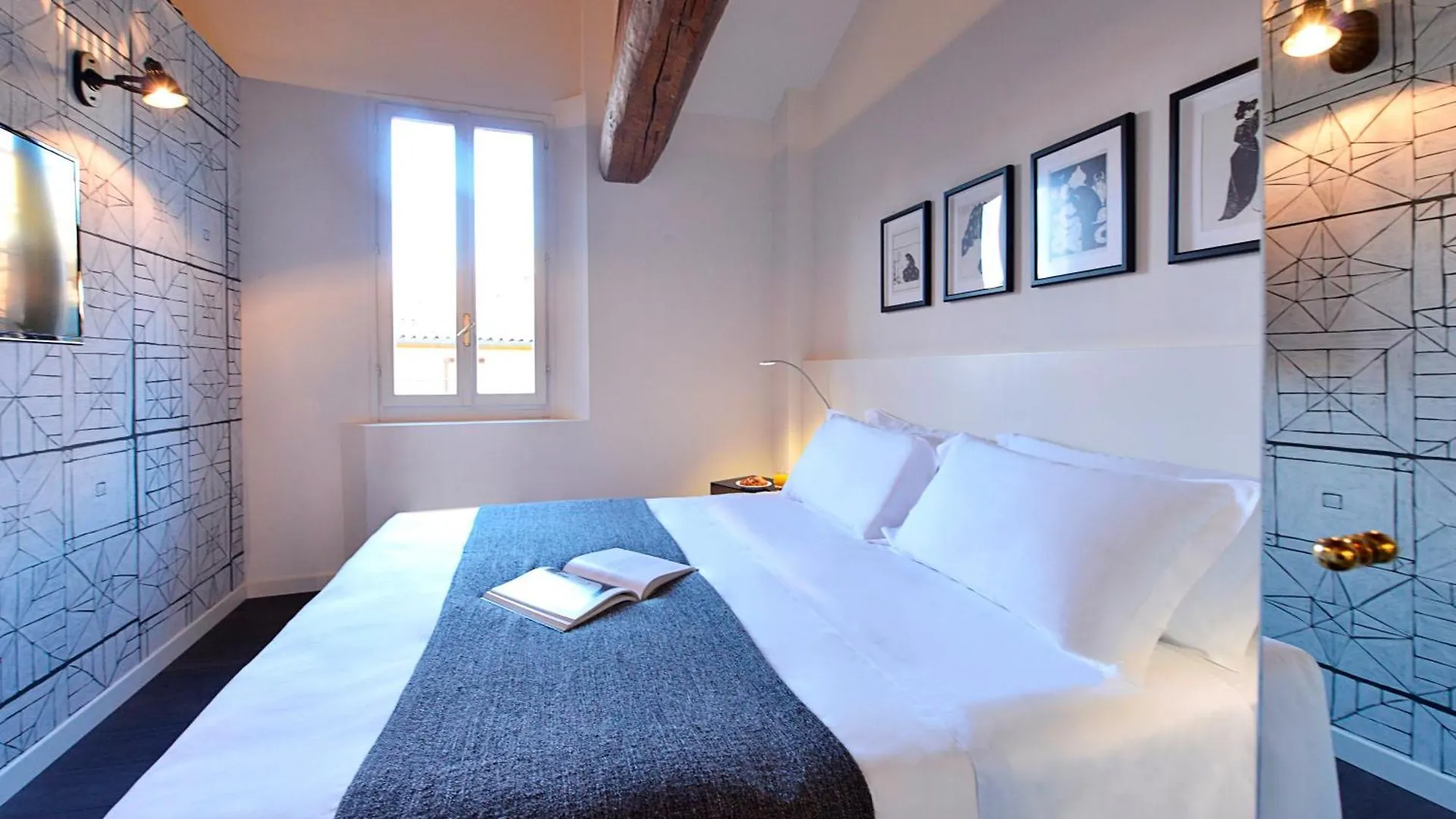 Phi Hotel Bologna Apartments Italy