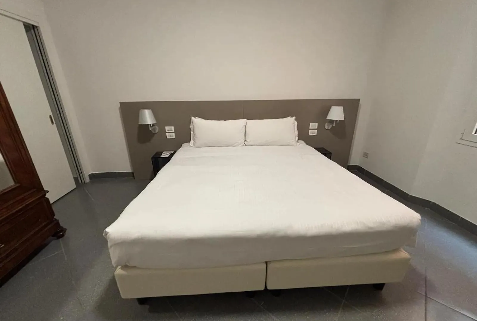 Phi Hotel Bologna Apartments 0*,  Italy